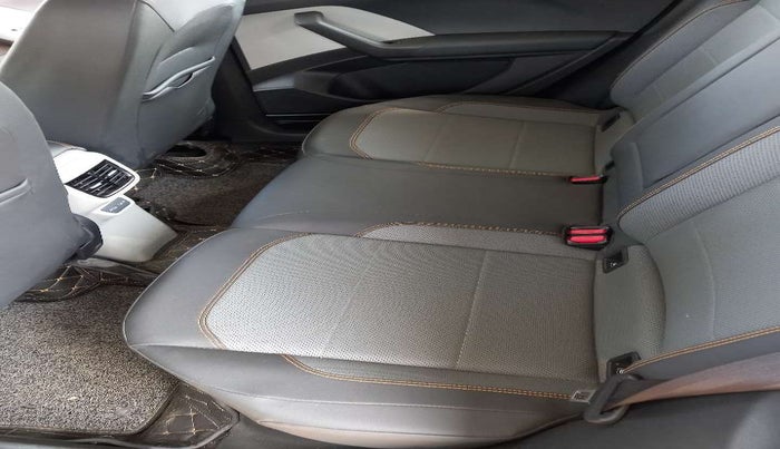 2021 Skoda KUSHAQ STYLE 1.0L TSI MT, Petrol, Manual, 8,448 km, Second-row left seat - Cover slightly stained