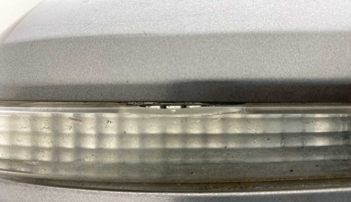 2014 Maruti Swift Dzire VXI, Petrol, Manual, 75,754 km, Right rear-view mirror - Indicator light has minor damage