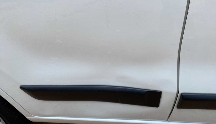 2018 Maruti Wagon R 1.0 VXI AMT, Petrol, Automatic, 37,958 km, Right rear door - Minor scratches