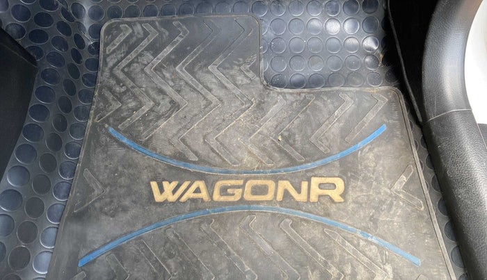 2018 Maruti Wagon R 1.0 VXI AMT, Petrol, Automatic, 37,958 km, Flooring - Minor discolouration