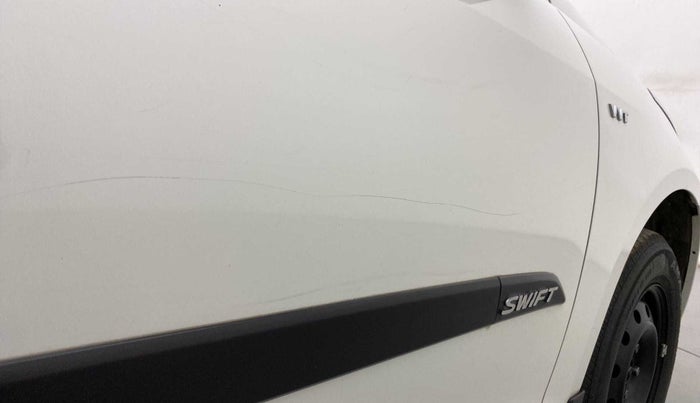 2014 Maruti Swift VXI, Petrol, Manual, 49,570 km, Driver-side door - Minor scratches