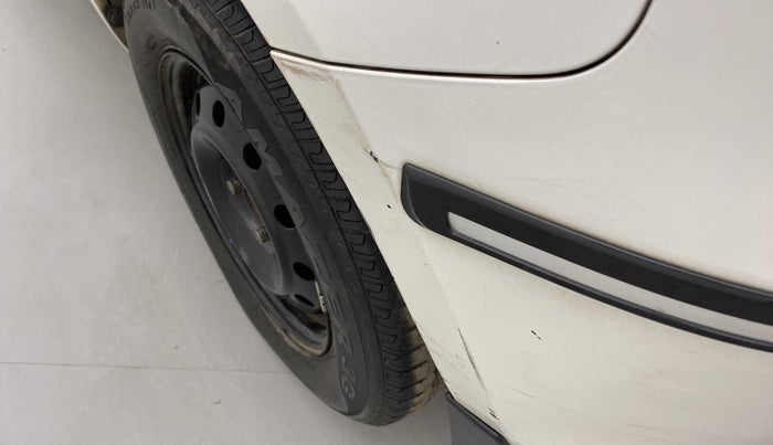 2014 Maruti Swift VXI, Petrol, Manual, 49,570 km, Rear bumper - Minor scratches