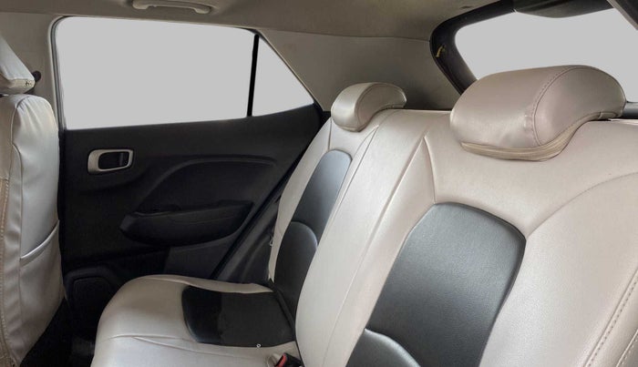 2019 Hyundai VENUE SX 1.4 CRDI, Diesel, Manual, 73,515 km, Right Side Rear Door Cabin