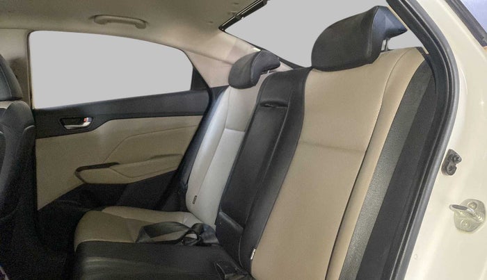2018 Hyundai Verna 1.6 VTVT SX O, Petrol, Manual, 43,048 km, Right Side Rear Door Cabin