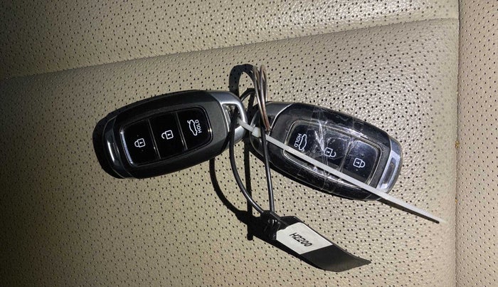 2018 Hyundai Verna 1.6 VTVT SX O, Petrol, Manual, 43,048 km, Lock system - Central lock not working