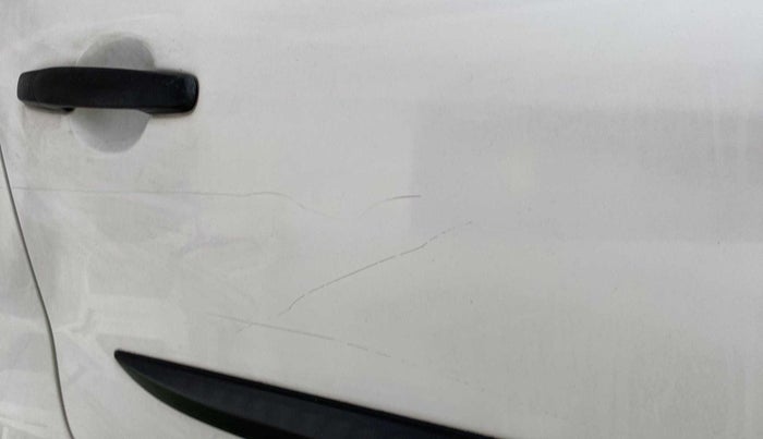 2014 Maruti Ritz VXI, Petrol, Manual, 55,136 km, Right rear door - Minor scratches