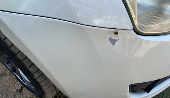 2011 Maruti Swift VXI, Petrol, Manual, 65,851 km, Front bumper - Paint has minor damage