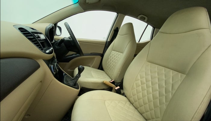2010 Hyundai i10 MAGNA 1.1, Petrol, Manual, 1,20,101 km, Right Side Front Door Cabin