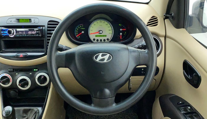 2010 Hyundai i10 MAGNA 1.1, Petrol, Manual, 1,20,101 km, Steering Wheel Close Up