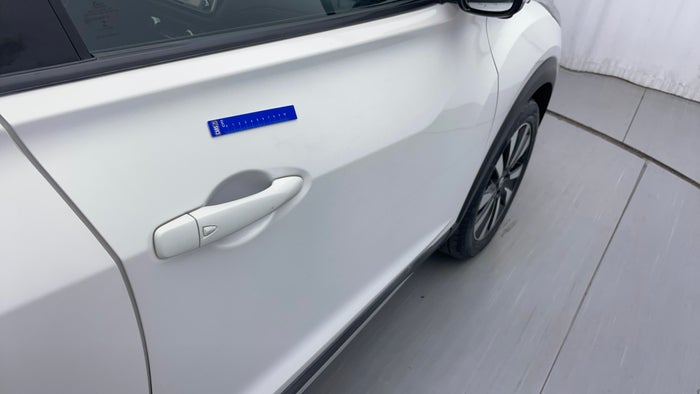 NISSAN KICKS-Door Exterior RHS Front Scratch