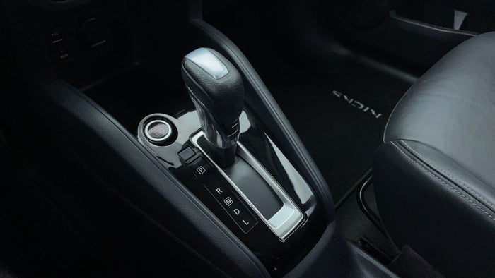 NISSAN KICKS-Gear Lever