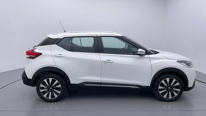 NISSAN KICKS-Right Side View