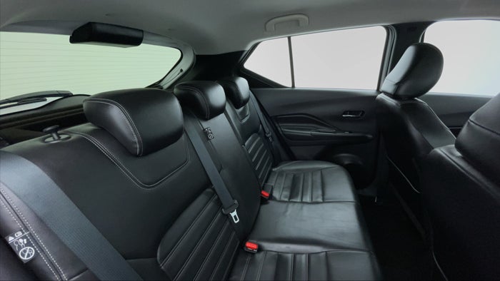 NISSAN KICKS-Right Side Door Cabin View