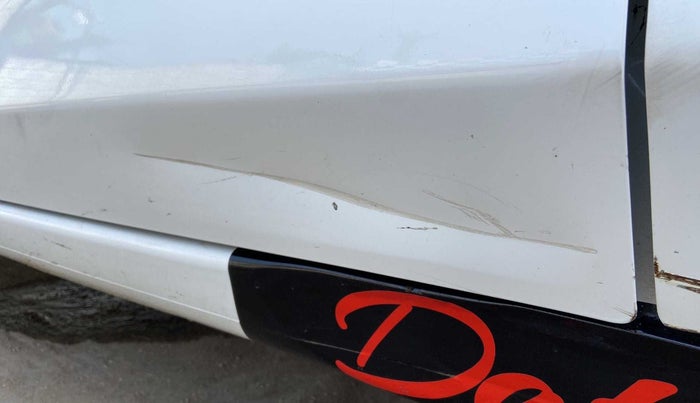 2016 Datsun Go Plus T, Petrol, Manual, 34,938 km, Front passenger door - Slightly dented