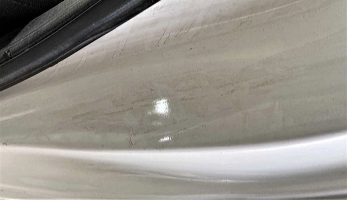2017 Toyota Etios GD, Diesel, Manual, 94,644 km, Left C pillar - Paint is slightly faded