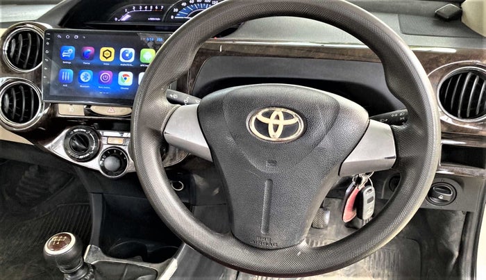 2017 Toyota Etios GD, Diesel, Manual, 94,644 km, Steering wheel - Steering cover is minor torn
