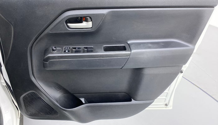 2019 Maruti New Wagon-R VXI 1.2L, Petrol, Manual, 41,435 km, Driver Side Door Panels Control