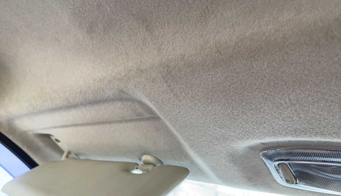 2017 Datsun Redi Go T (O), Petrol, Manual, 1,15,401 km, Ceiling - Sun visor minor damage