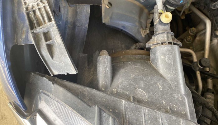 2018 Renault Kwid CLIMBER 1.0, Petrol, Manual, 22,835 km, Right headlight - Clamp has minor damage