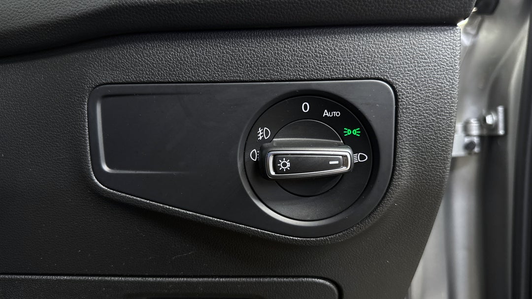 2019 Volkswagen Tiguan 132 Tsi R-line Edition, Automatic, 44280 km, Utility Switches/Buttons