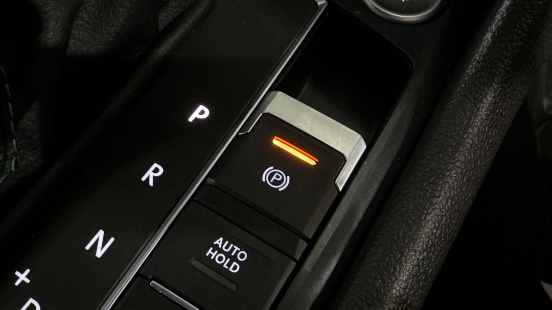 2019 Volkswagen Tiguan 132 Tsi R-line Edition, Automatic, 44280 km, Handbrake