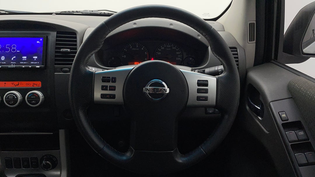 2013 Nissan Navara St (4x4), Manual, 232773 km, Steering Wheel Close-up