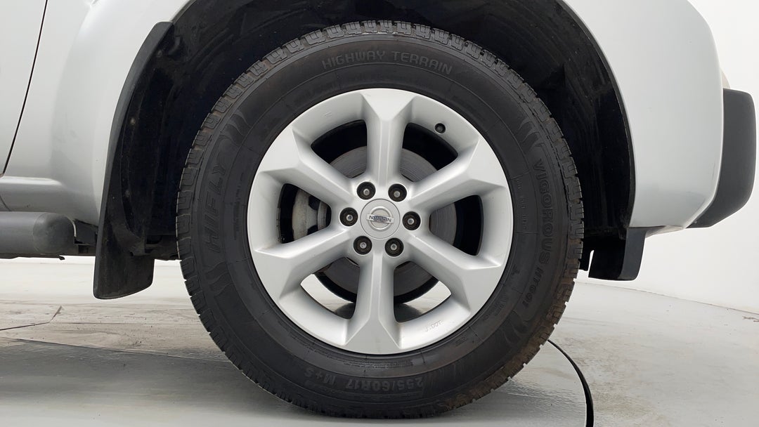 2013 Nissan Navara St (4x4), Manual, 232773 km, Right Front Wheel