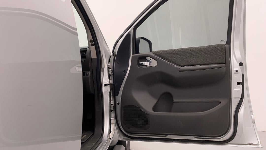 2013 Nissan Navara St (4x4), Manual, 232773 km, Speaker View