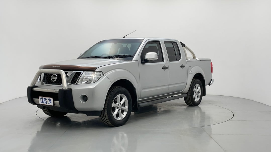 2013 Nissan Navara St (4x4), Manual, 232773 km, Left Front Diagonal (45- Degree) View