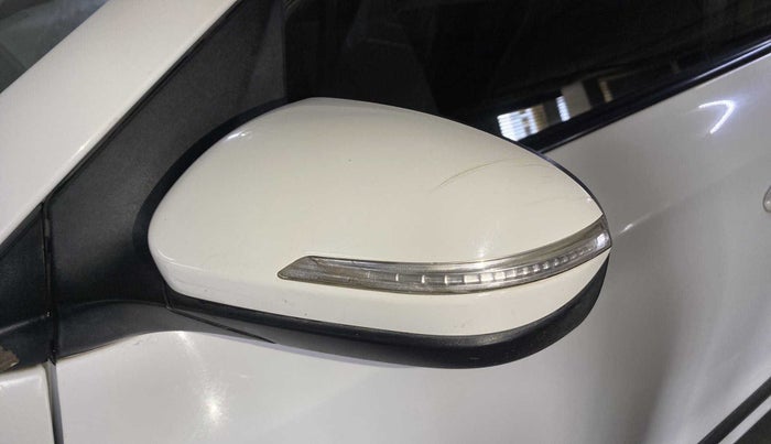 2020 Hyundai Elite i20 SPORTZ PLUS 1.2, Petrol, Manual, 35,341 km, Left rear-view mirror - Indicator light has minor damage