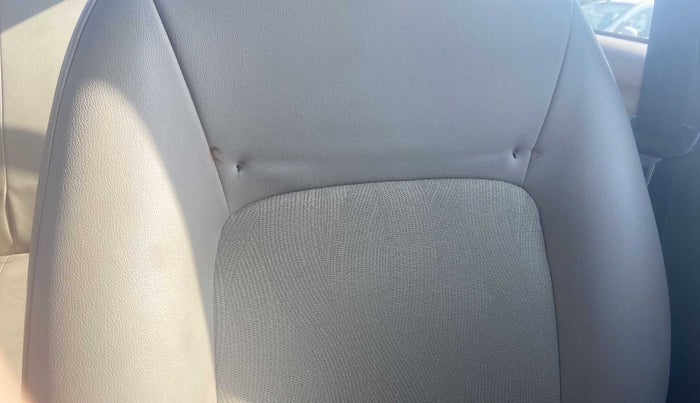2011 Hyundai i10 ERA 1.1, Petrol, Manual, 43,570 km, Front left seat (passenger seat) - Cover slightly torn