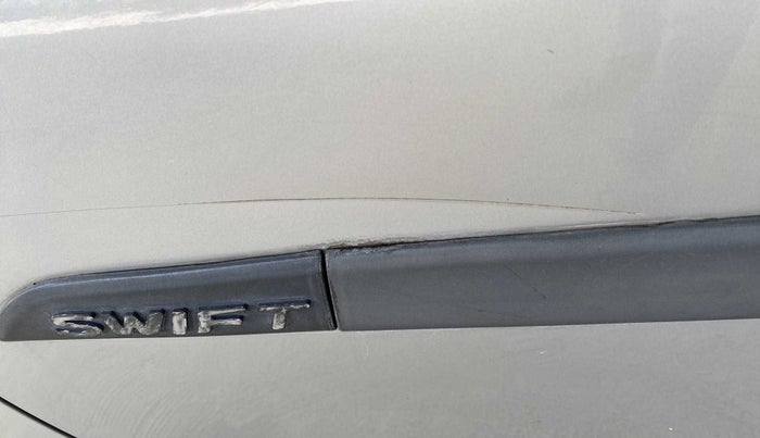 2014 Maruti Swift VXI, Petrol, Manual, 60,574 km, Front passenger door - Slightly dented