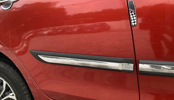 2013 Maruti Swift VXI, Petrol, Manual, 77,965 km, Right rear door - Minor scratches