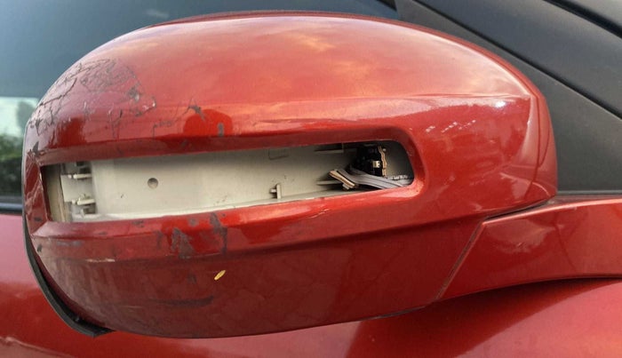 2013 Maruti Swift VXI, Petrol, Manual, 77,965 km, Right rear-view mirror - Indicator light has minor damage
