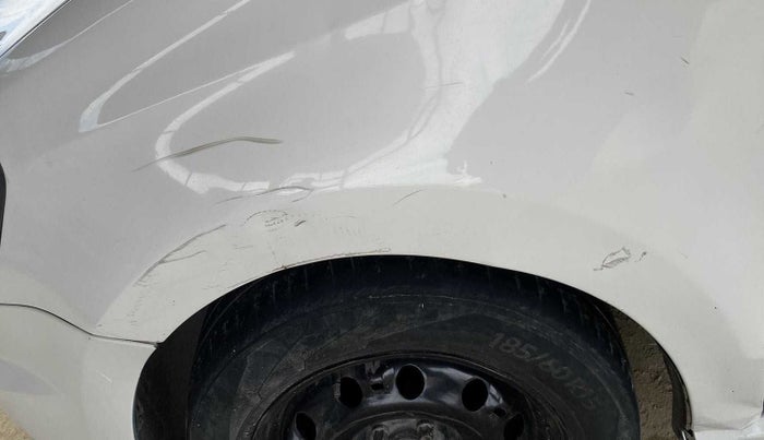 2017 Volkswagen Ameo COMFORTLINE 1.5 AT, Diesel, Automatic, 1,18,194 km, Left fender - Minor scratches