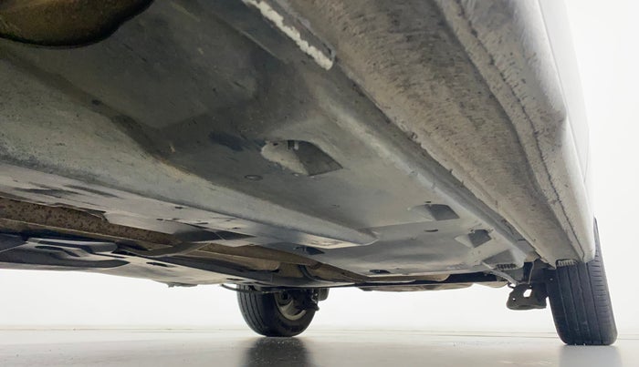 2016 Volkswagen Vento HIGHLINE DIESEL 1.5, Diesel, Manual, 1,14,827 km, Right Side Underbody