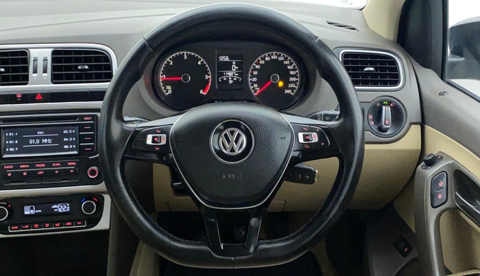 2016 Volkswagen Vento HIGHLINE DIESEL 1.5, Diesel, Manual, 1,14,827 km, Steering Wheel Close Up
