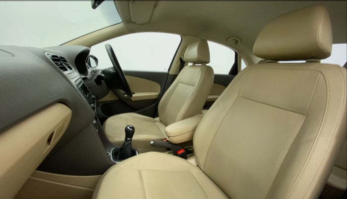 2016 Volkswagen Vento HIGHLINE DIESEL 1.5, Diesel, Manual, 1,14,827 km, Right Side Front Door Cabin