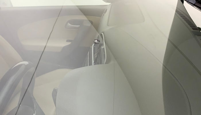 2016 Volkswagen Vento HIGHLINE DIESEL 1.5, Diesel, Manual, 1,14,827 km, Front windshield - Minor spot on windshield