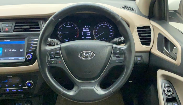 2015 Hyundai Elite i20 ASTA 1.2 (O), Petrol, Manual, 1,00,681 km, Steering Wheel Close Up
