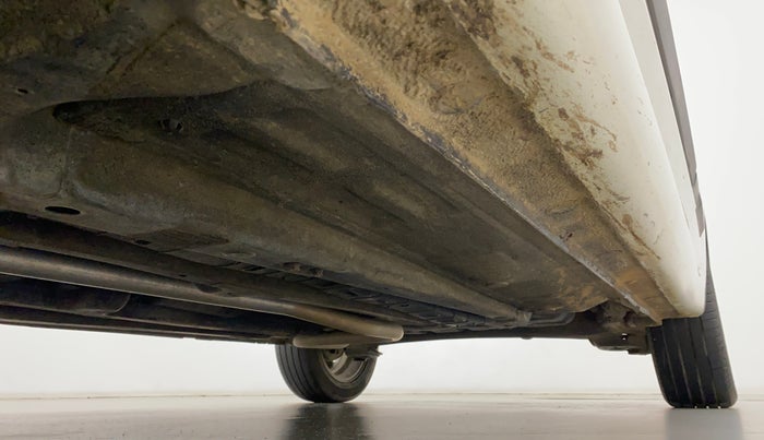 2015 Hyundai Elite i20 ASTA 1.2 (O), Petrol, Manual, 1,00,681 km, Right Side Underbody