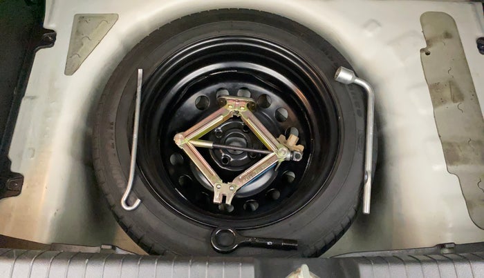 2015 Hyundai Elite i20 ASTA 1.2 (O), Petrol, Manual, 1,00,681 km, Spare Tyre