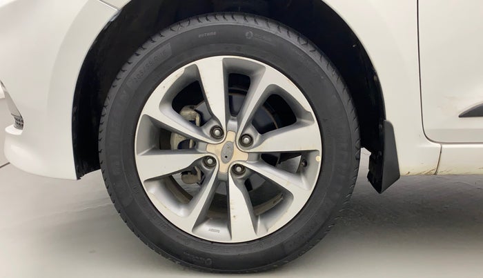 2015 Hyundai Elite i20 ASTA 1.2 (O), Petrol, Manual, 1,00,681 km, Left Front Wheel