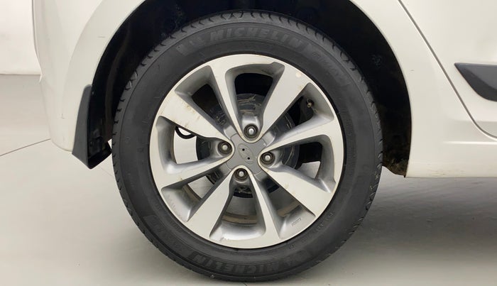 2015 Hyundai Elite i20 ASTA 1.2 (O), Petrol, Manual, 1,00,681 km, Right Rear Wheel