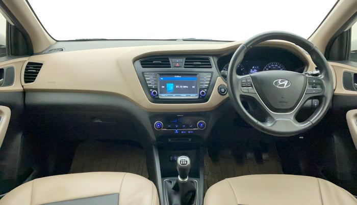 2015 Hyundai Elite i20 ASTA 1.2 (O), Petrol, Manual, 1,00,681 km, Dashboard