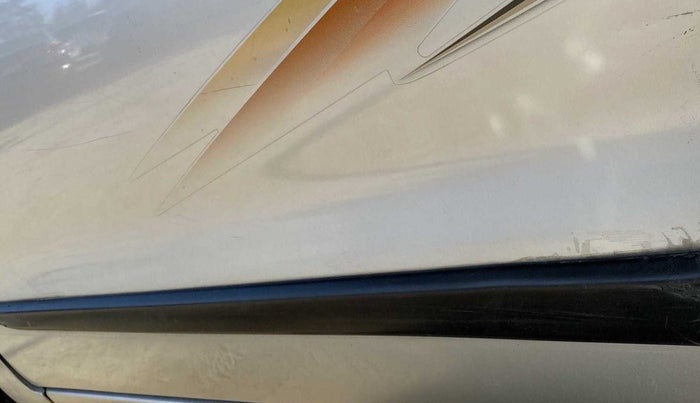 2014 Maruti Wagon R 1.0 VXI, Petrol, Manual, 63,838 km, Front passenger door - Paint has faded