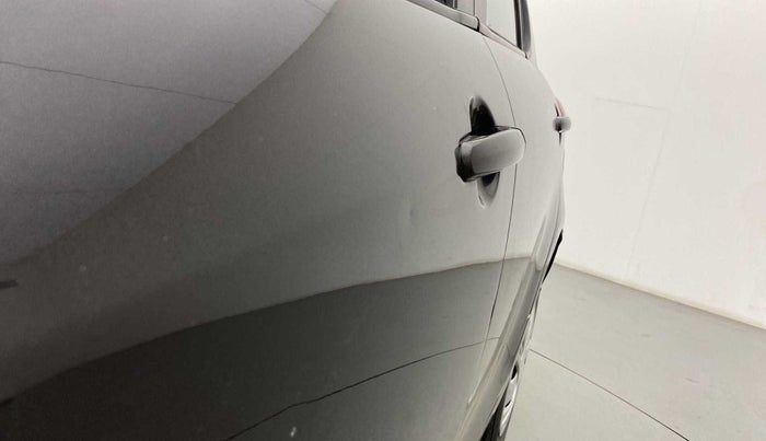 2014 Maruti Swift VXI, Petrol, Manual, 95,370 km, Front passenger door - Slightly dented