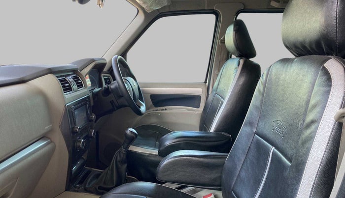 2018 Mahindra Scorpio S11 2WD, Diesel, Manual, 73,617 km, Right Side Front Door Cabin