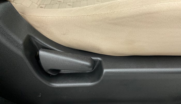 2018 Maruti Wagon R 1.0 VXI, Petrol, Manual, Driver Side Adjustment Panel