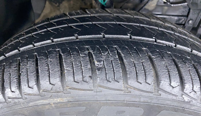2016 Maruti Vitara Brezza VDI OPT, Diesel, Manual, 31,298 km, Right Front Tyre Tread